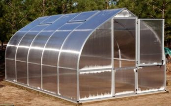 Polycarbonate greenhouse