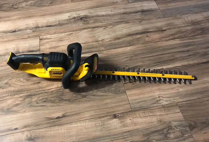 DEWALT DCHT820B Hedge Trimmer